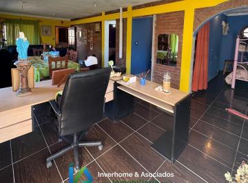 Casa · 145m² · 4 Ambientes · 3 Cocheras · Casa en Los Hornillos