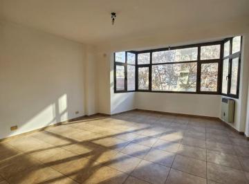 Departamento · 75m² · 3 Ambientes · 1 Cochera · Alquiler Departamento en Quilmes 3 Amb C/ Cochera