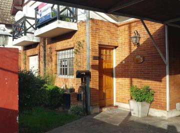 Casa · 125m² · 4 Ambientes · 1 Cochera · Casa 4 Ambientes en Venta Burzaco con Jardin