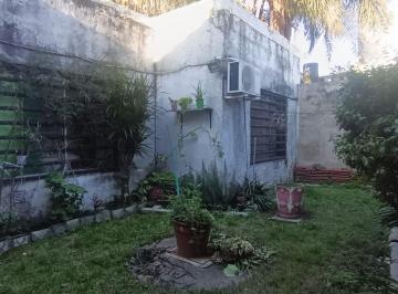 Casa · 57m² · 3 Ambientes · Venta Lanus Casa 3 Amb Patio Excelente Lote