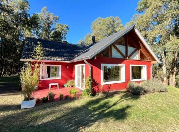 Casa · 487m² · 9 Ambientes · 4 Cocheras · Venta Complejo de Cabañas + 2 Ha