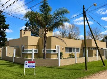 Casa · 148m² · 6 Ambientes · 2 Cocheras · Casa en Venta 6 Ambientes San Bernardo