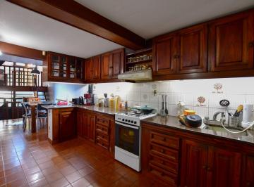 Casa · 240m² · 6 Ambientes · 2 Cocheras · Casa en Venta Tolosa Apto Credito
