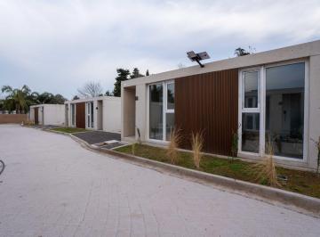 Casa · 44m² · 2 Ambientes · 1 Cochera · Casa en Venta en Complejo Cerrado "Bruk"