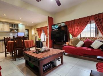 PH · 117m² · 4 Ambientes · 1 Cochera · PH 4 Amb en Venta C/cochera en Lanús Este