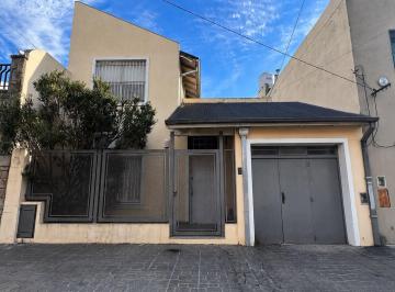 Casa · 143m² · 4 Ambientes · 1 Cochera · Venta Casa 4 Amb. Cochera Patio Quincho Permuta
