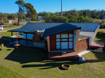 Casa · 92m² · 3 Ambientes · Chalet 3 Ambientes Frente a Cancha de Golf
