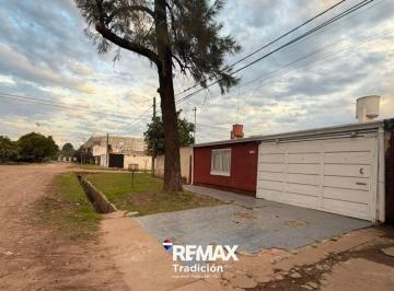 Casa · 200m² · 4 Ambientes · 2 Cocheras · Casa de 4 Ambientes en Venta en Las 240 Viviendas