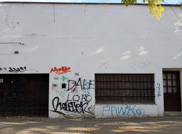 Casa · 170m² · 4 Ambientes · 1 Cochera · Casa en Venta La Plata a Reciclar