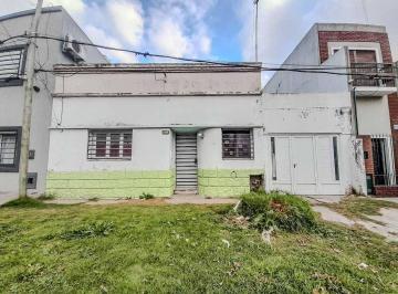 Casa · 120m² · 4 Ambientes · 1 Cochera · Casa en Venta Tolosa La Plata 2 Dorm. Parque