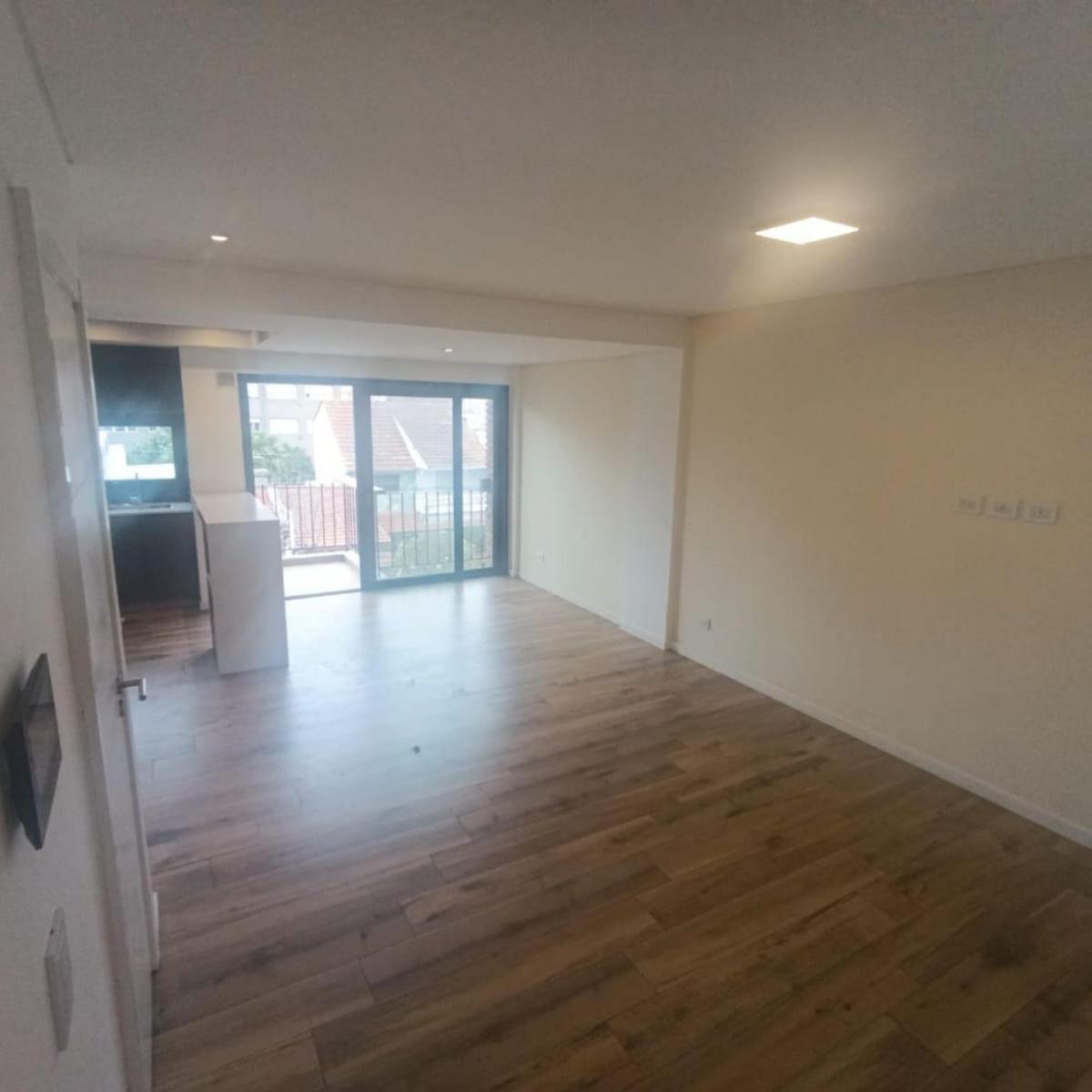 Dpto 3 amb, 76m² con cochera y baulera — Primera Junta