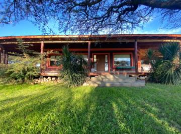 Quinta vacacional · 120m² · 2 Dormitorios · 2 Cocheras · Casa Quinta en Comadreja Esquina Tero