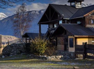 Casa de 4 ambientes, Epuyén · Propiedad Comercial y Turistica Sobre Ruta 40 - Epuyen