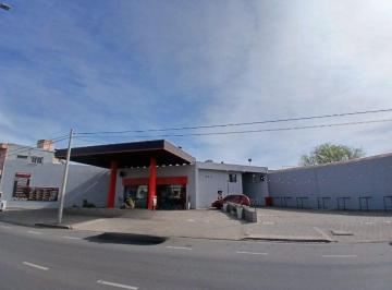 Local comercial · 210m² · 1 Cochera · Local Comercial en Av Pedro Luro 832