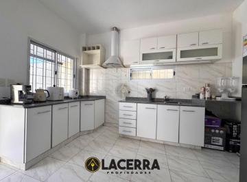 Casa de 3 ambientes, General San Martín · Casa — 3 Amb — Profesor G. Simón Al 1300