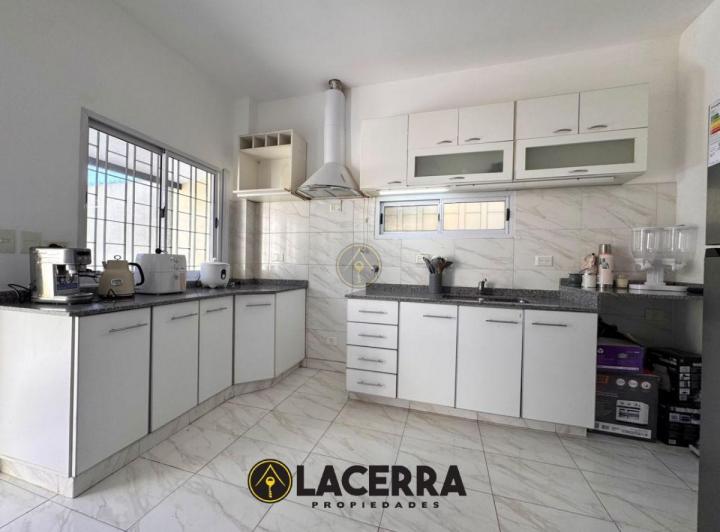 Casa · 80m² · 3 Ambientes · 1 Cochera
