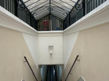 Departamento de 4 ambientes, San Nicolás · Departamento Para Reciclar en Edificio de Epoca Tipo PH