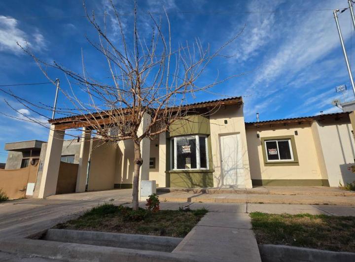Casa · 120m² · 6 Ambientes · 1 Cochera