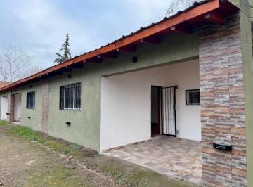 Casa · 101m² · 2 Dormitorios · 1 Cochera · Casa en Alquiler de 2 Dorm. con Patio y Cochera | Villa Rivera Indarte | Córdoba