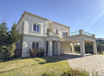 Casa · 297m² · 7 Ambientes · 1 Cochera · Casa en Alquiler en La Reserva Cardales | Fondo Al Golf | 6 Dorm. | Piscina