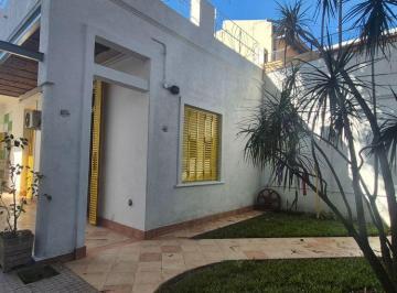 Casa Alquiler 190m² de 3 ambientes · Hermosa Casa 3 Ambientes con Cochera, Patio y Terraza en Alquiler * Recien Pintada * Villa Urquiza