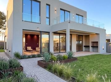 Casa de 5 ambientes, Bahía Blanca · Venta Casa 4 Dorm. con Galería y Parrilla a Estrenar Bahia Blanca