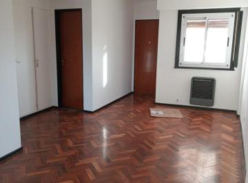 Departamento · 35m² · 1 Ambiente · 1 Amb Divisible. C/balcon Metrobus en Puerta
