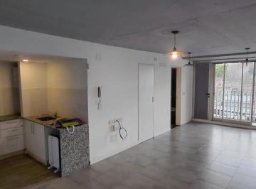 Departamento · 35m² · 1 Ambiente · Alquiler Monoambien 2 Piso Al Frente con Amplio Balcon Zona Parque Independencia Seminuevo