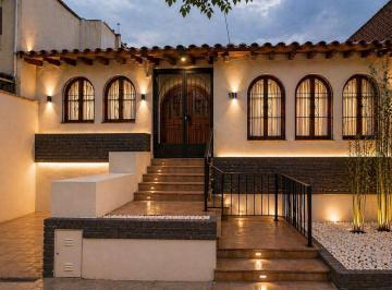 Casa · 230m² · 7 Ambientes · Casa Barrio Bombal a m de Casino, Ciudad, Mza.