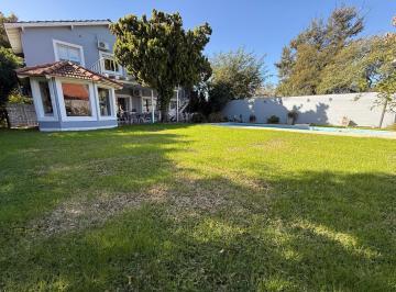 Casa · 250m² · 5 Ambientes · 1 Cochera · Casa Chalet en Venta en Tigre Chico, Tigre, G. B. a. Zona Norte