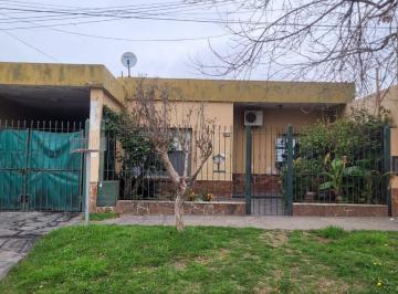 Casa · 118m² · 4 Ambientes · 1 Cochera · Casa en Venta en Colón