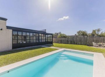 Casa · 109m² · 4 Ambientes · 2 Cocheras · Venta Casa 4 Amb - Santa Emilia Pilar del Este