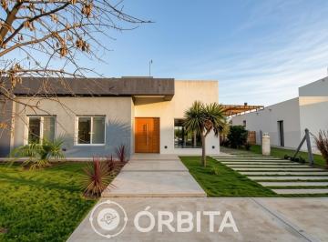 Casa · 122m² · 4 Ambientes · 1 Cochera · Casa en Venta en San Felipe, Canning, Ezeiza