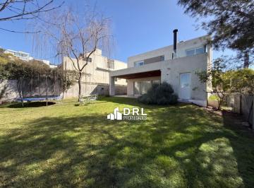 Casa · 200m² · 6 Ambientes · 2 Cocheras · Casa en Alquiler Terrazas de La Estanzuela