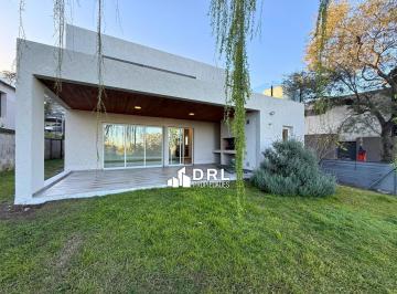 Casa · 200m² · 6 Ambientes · 2 Cocheras · Casa en Alquiler Terrazas de La Estanzuela