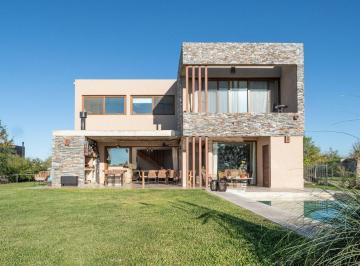 Casa · 280m² · 8 Ambientes · 2 Cocheras · Venta Casa Diseño. escobar. El Canton Golf. Permuta