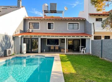 Casa · 130m² · 4 Ambientes · 1 Cochera · Casa 4 Ambientes en Venta en Martínez