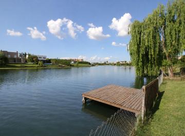 Casa · 254m² · 5 Ambientes · 1 Cochera · Venta Casa San Franciso a La Laguna