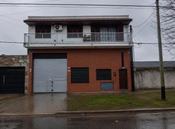 Depósito · 395m² · 8 Ambientes · Depósito en Los Hornos