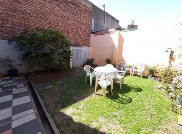 Casa · 122m² · 4 Ambientes · 1 Cochera · Casa Venta 4 Amb Jardin Patio Terraza Cochera