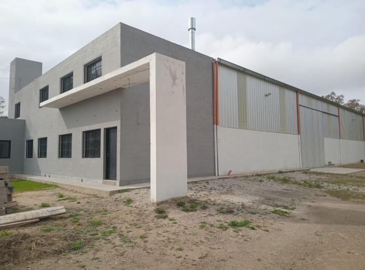 Local comercial · 1361m²