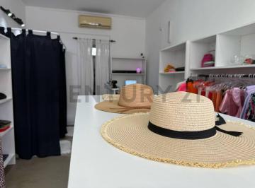 Fondo de comercio · 30m² · 1 Ambiente · Venta Fondo de Comercio en Berisso - Av Montevideo Entre 16 y 17