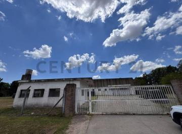 Bodega-Galpón · 1700m² · 519 Bis y 232 Nave Industrial en El Ingreso Al Parque en Venta Abasto