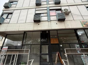 Local comercial · 84m² · 2 Ambientes · Local Comercial Ubicado en Pleno Barrio Güemes