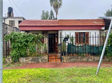 Casa · 125m² · 2 Dormitorios · En Venta - Casa de Dos Dorm. a Refaccionar - Granadero Baigorria
