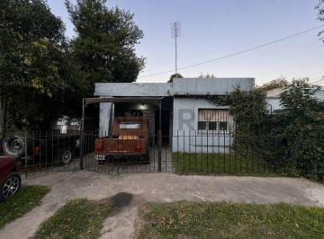 Casa · 63m² · 4 Ambientes · 1 Cochera · 461 Entre 13 C y 14 Casa de 2 Dorm. en Venta Pileta Parque City Bell