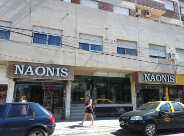 Local comercial · 12m² · Venta Local en Ramos Mejia Buen Estado Galería Naonis