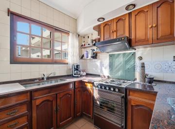 PH · 105m² · 4 Ambientes · Venta PH 4 Ambientes con Terraza Propia en Lanus Oeste