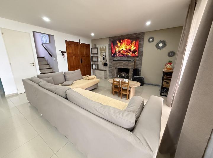 Casa · 128m² · 5 Ambientes · 2 Cocheras