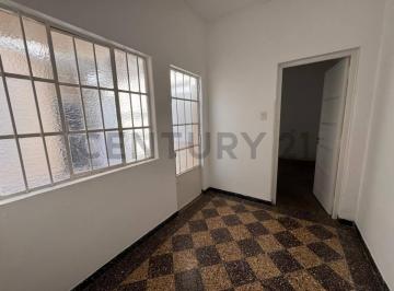 PH · 70m² · 4 Ambientes · PH en Alquiler en La Plata, 3 Dorm.
